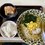 こうたのらーめん屋さん - 料理写真:唐揚げランチ(一個)(¥825)
ヒョウ柄のどんぶりは初めて見ました。