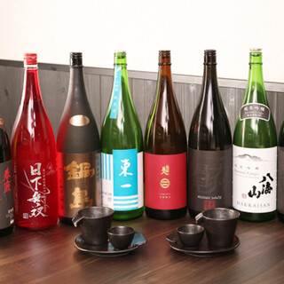 Enjoy sake from all over the country, made with great care in every cup.