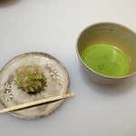 甘春堂 - 私の作った和菓子(きんとん)お抹茶と一緒に店内で頂きました。