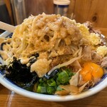 自家製麺223 - 野菜マシ、にんにくマシ、アブラマシマシ、マヨネーズマシマシ