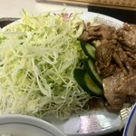 Haguroya - 焼肉　マヨネーズはボトルで提供されます