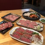 焼肉 月 - 