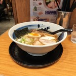 Nao Kyuu Seiseki Sakuragaoka Ten - 鶏醤油ラーメン