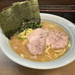 寿々喜家 - ラーメン中盛り硬め、TPチャーシュー、のり