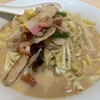 Ringer Hut Pasaru Makuhari Ueri Ten - 野菜と具がたくさん入っていました