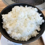 牛角 食べ放題専門店 - 国産牛カルビランチ（ご飯大）サラダ、
            スープ付き（お代わり可）
            1628円