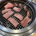 廻転レーン焼肉 いっとう - 奮発した近江カルビ