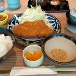 Tonkatsu Tadumura Daimaru Sapporo Ten - 全体雑。