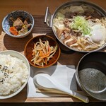 メロス食堂 - 馬スジ鍋定食