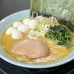 らーめん爛々亭 - 料理写真:家系ラーメン + うずらの玉子増し☆