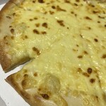 Pizza Carbo Yamagata Nankan Ten - チーズのヤツ。ウルトラなんとか。メープルシロップ付きだよー。