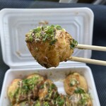 Takoyaki Yakkochan - 箸でないと持ち上げ出来ない