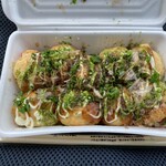 Takoyaki Yakkochan - 玄米粉たこ焼き(8個)＝500円
                      