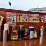 横浜家系ラーメン大和家 - 店内