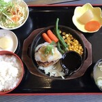 Dining & Karaoke GORAKU Tetsupan Katsuyama Ten - 大根おろし和風ハンバーグランチ