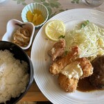 Kitchen Hayashi - 限定15食の土日限定メニュー「ハンバーグ、エビフライ、唐揚げ、カニコロ2個」