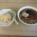 昇龍飯店 - 『ラーメン半チャーハンセット』(税込730円)