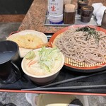 Kasagi Soba Higashi Shinjuku Ten - 蕎麦湯も一緒についてきます