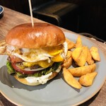 あべのDining BUZZ - ベーコンチーズエッグバーガー：1,490円