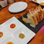 Stand Shan Shoku Osaka Kitashinchi Champagne & Gyoza Bar - 