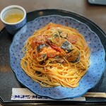 Yomenya Goemon Machida Kisomachi Ten - トマトとにんにくのスパゲッティー大盛り ¥1,100+¥120-