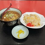 Shisen Inabe Ten - 炒飯&台湾ラーメン¥750（税込み）