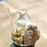 Giolitti Tokyu Puraza Harajuku Harakado Ten - ピスタチオ、ミルク、バナナのジェラート。