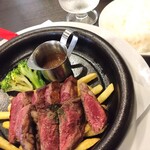 Niku Bar DENNER-ROIN - ステーキのソースは2種類から選べました