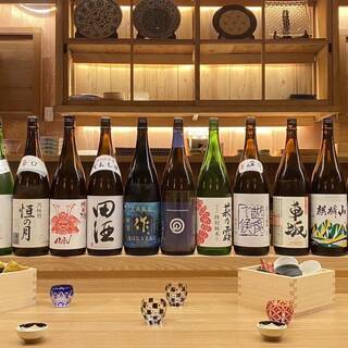 從日本酒到瓶裝葡萄酒種類豐富的飲品菜單