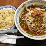 熱烈中華 飛龍 - 料理写真:台湾麺＋半炒飯(税込720円)