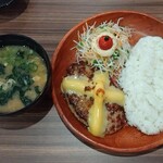 Bikkuri Donkey Takamatsu Hayashi Ten - チーズバーグディッシュＭ