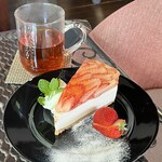 KONOI CAFE - いちごの自家製レアチーズケーキ