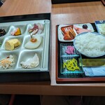 お食事処 十八番屋 - 