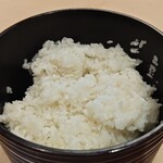 夢いろは - 白飯はおひつに入れて持って来てくれます。※おかわり可