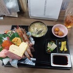 居酒屋 やっとる? - 料理写真:海鮮丼、極