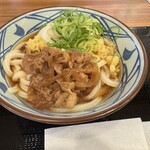 丸亀製麺 - 冷たい肉たまぶっかけうどん並