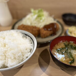 Tonkatsu Fujiyoshi Hon Ten - ご飯・味噌汁