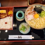 Soba Dokoro Kuraju - 冷たぬきそば定食(980円)です。