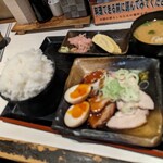 バンバン番長 - 兄ぃが注文した、焼豚オールスター定食(税込1,300円)