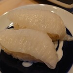 Sushi to Oden Hotaru - えんがわのお寿司です（写真は二貫注文）