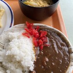 南阿蘇カントリークラブ - 料理写真:カレーはなかなか美味しい〜