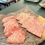 Yakiniku Ito - ④黒毛和牛ロース ⑤黒毛和牛切り落としカルビ