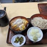 越前家 - 料理写真:セットメニューから… カツ丼ともりそば  そば湯は最初から出してくれる。