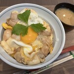 Tori to Tamago no Senmon Ten Toritama Apa Hoteru Ueno Okachimachi Ekimae Minami Ten - 平飼い新鮮卵の 親子丼／980円