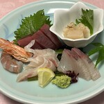 Gin Chiro Honten - 鰹の刺身が美味しかった！他の刺身ももちろん美味しい！