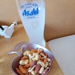 料亭雲静庵 - レモンサワーとミックスナッツ（客室）