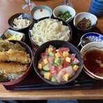 245273119 - ミニ海鮮ちらし丼とミニ天丼　小うどんセット　¥1,529（税込）