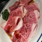 Yakiniku Juntei Mukonoso Ten - 名物コウネの後ろに、ええとこ盛りのお肉たち