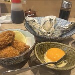 Kaki to Sushi Umi no Okite - カキフライと酒蒸し。生が怖い人は酒蒸しオススメです。タルタルは卵黄を自分で混ぜる珍しいタイプでこれも美味しかったです！