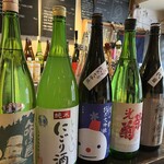 BAR Denkyu - 毎週入れ替え、数十種類の日本酒。